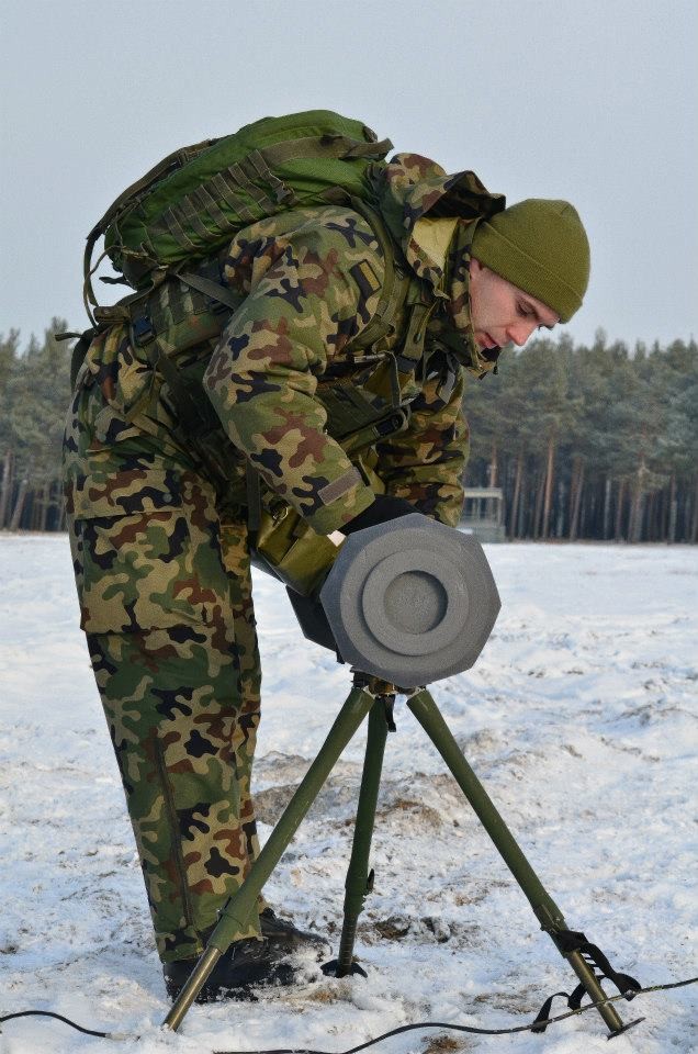 Lính Ba Lan tập bắn tên lửa chống tăng cơ động Spike ảnh 15